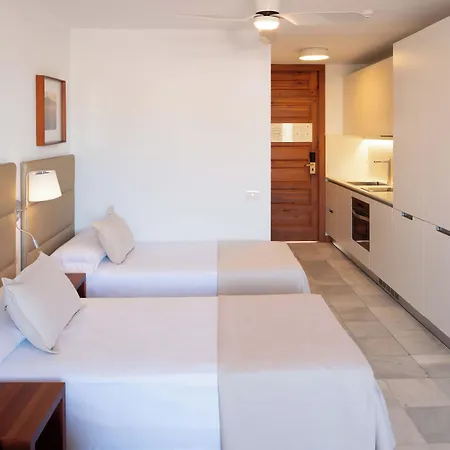 Parque Santiago Iii Official 3*