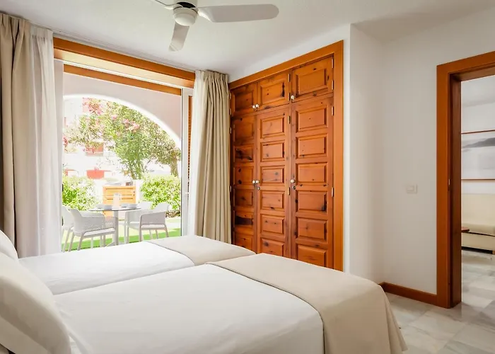 Parque Santiago Iii Official Aparthotel